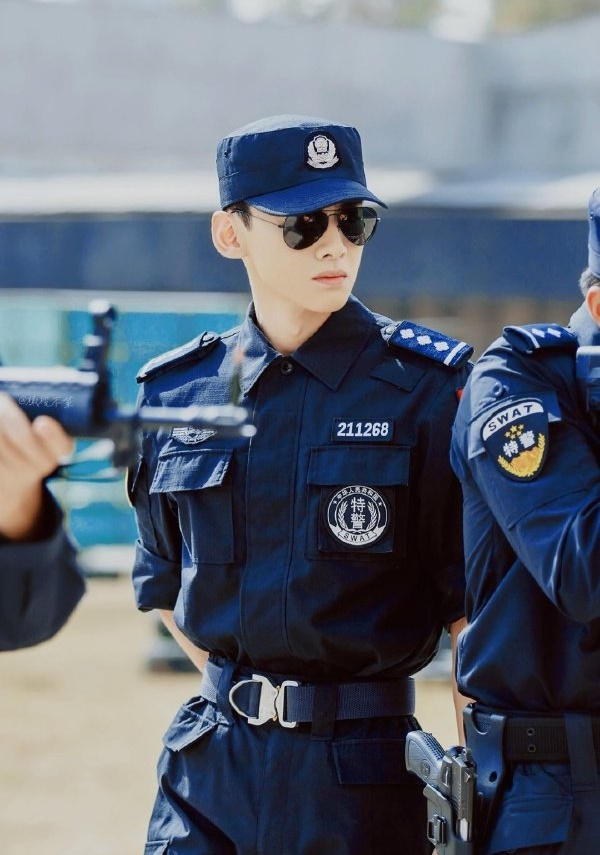 你是我的城池营垒谁能想到清秀的白敬亭又飒又a