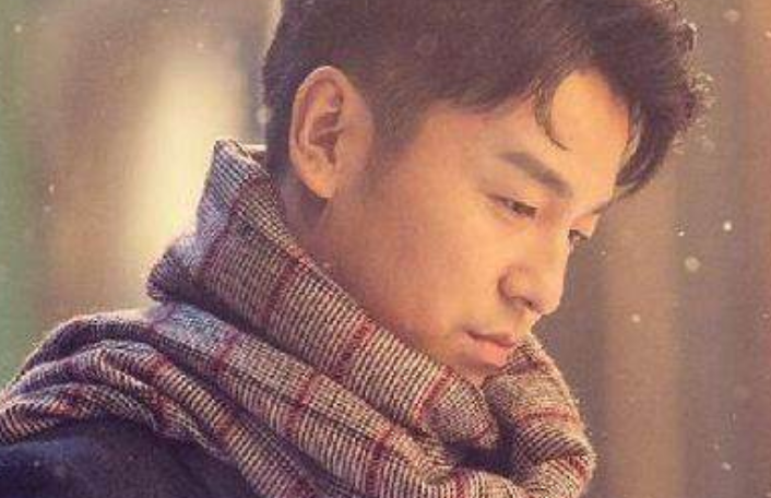 明星如何被星探发现的？雷佳音在厕所，而他当