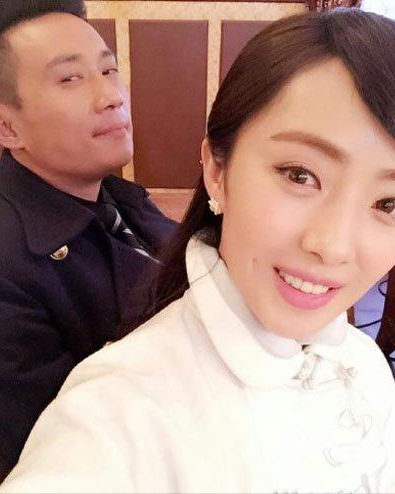 徐洪浩：一段婚姻一個孩子，娶小10歲嬌妻，孩子剛出生就參與拍戲