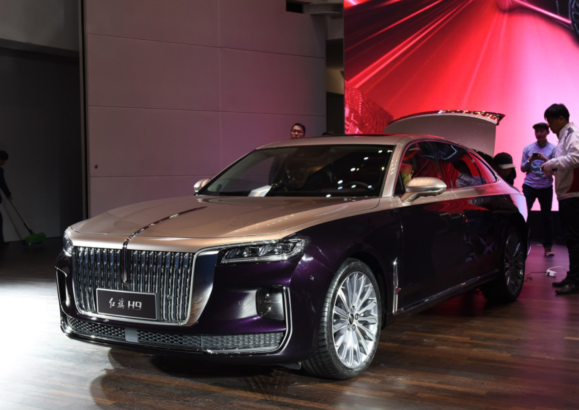 这车真豪华，3.0T V6发动机，轴距超过3米