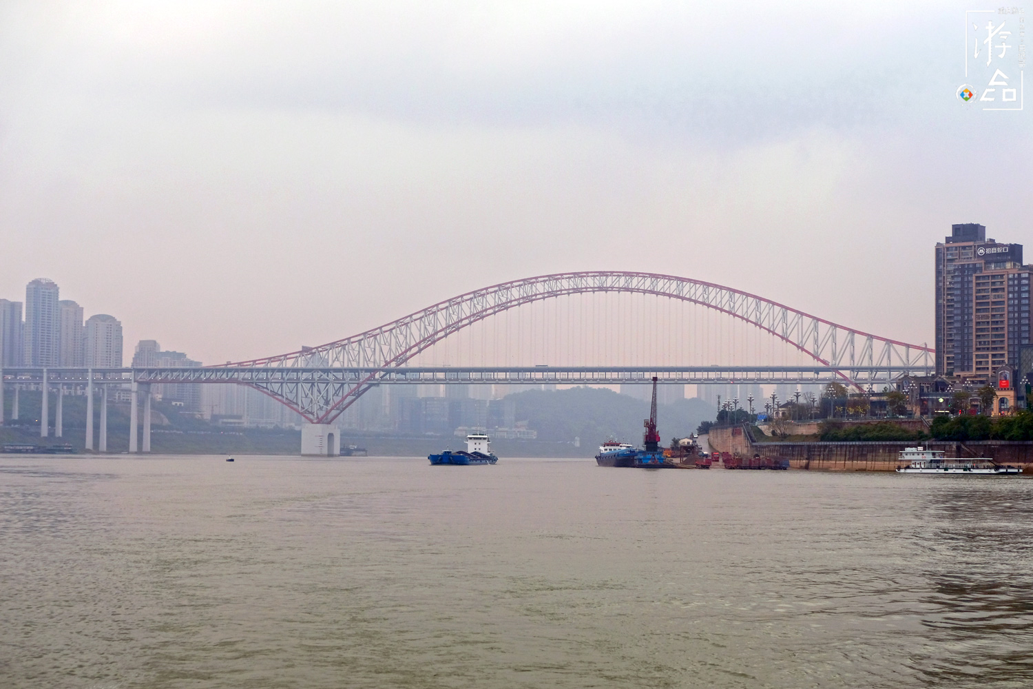 漫游山城：重庆的两对双胞胎大桥，人气差异大，还要分“公母”