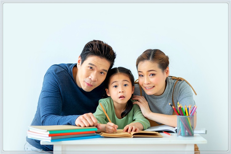 农村人，为什么高价在城市买几十平方的房子，也不在农村盖别墅？