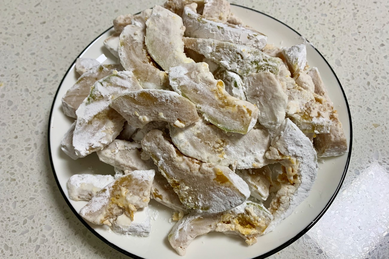 南瓜別只會煮粥喝，教你一個新吃法，軟糯鹹香，簡單營養又健康