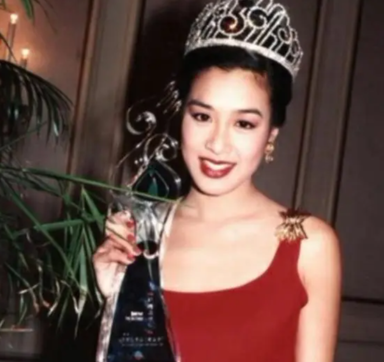 钟丽缇写诗表白丈夫，字里行间暗藏心酸，姐弟恋真的不行了？