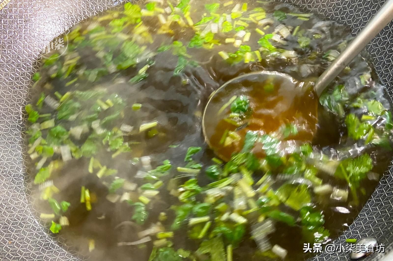 這樣炸的丸子，不吸油不回軟，外酥裡軟又開胃，學會過年有口福了