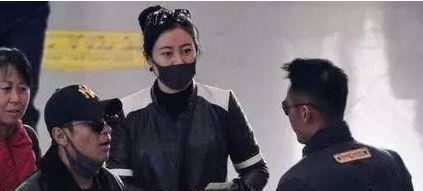 宋小宝二婚妻子曝光，肤白貌美，网友：还好孩子随妈