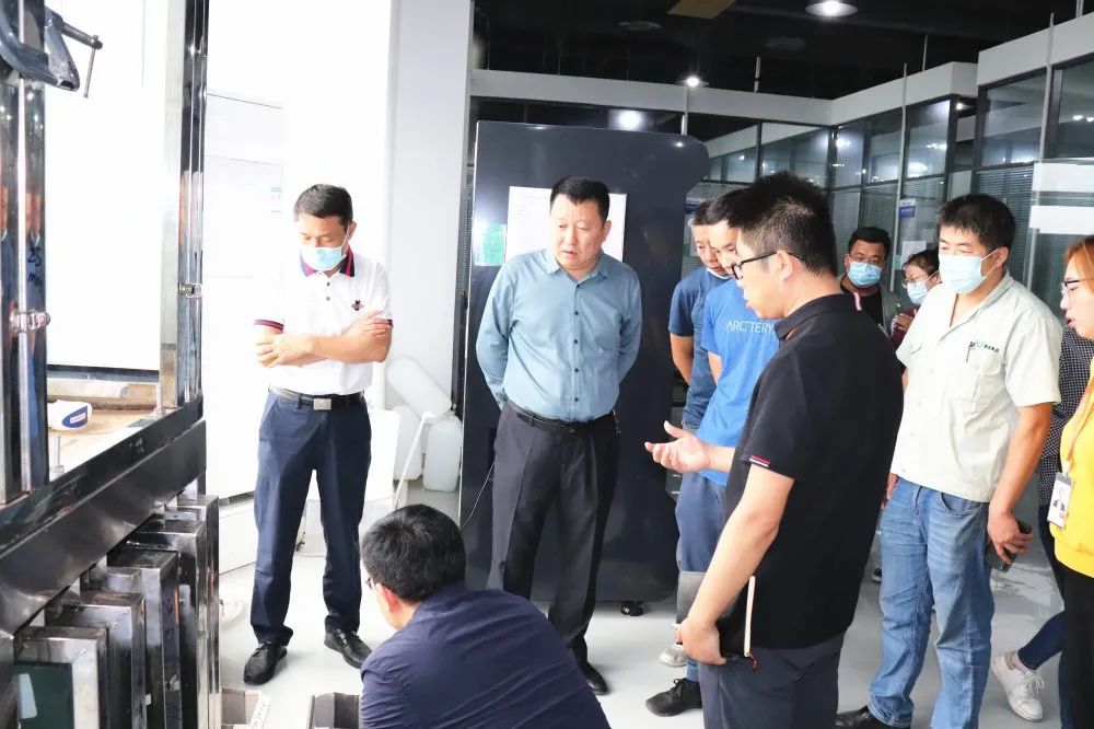 西安国际港务区“质量开放日”丨走进派昂医药、佳帮手，探索高质量发展之匙~