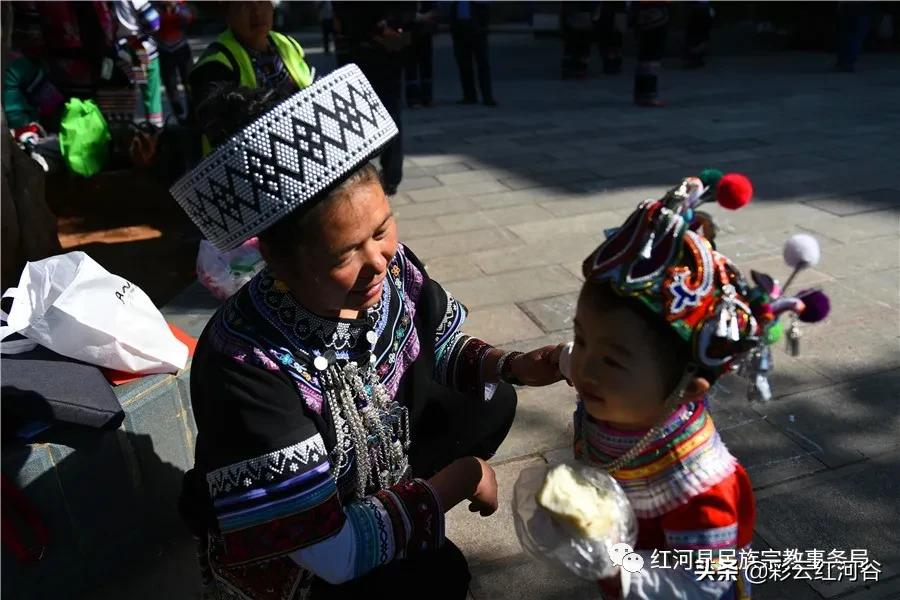 寻根“红河县”| 绚丽多彩的彝族服饰