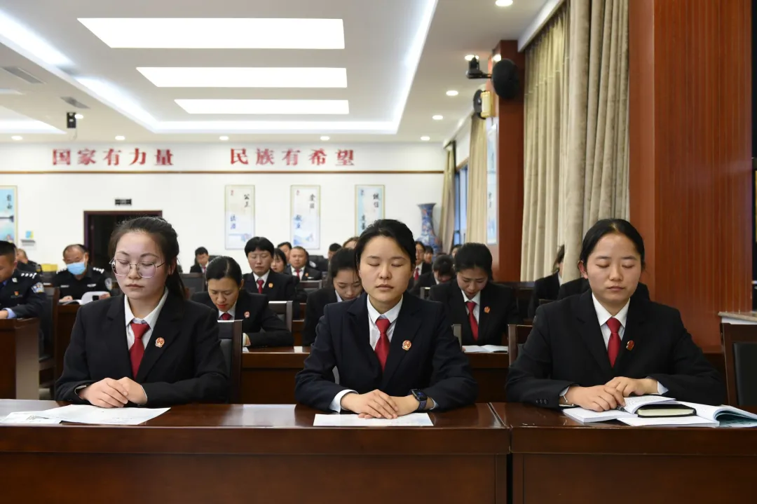 「教育整顿」麒麟区检察院:道德讲堂学模范 法治精神永流传