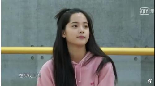 何炅深夜发文诚恳道歉,"当时就觉得不妥,和节目组沟通,还是播了"