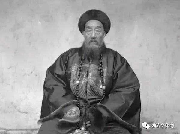 一个的满洲贵族家庭的四格格故事