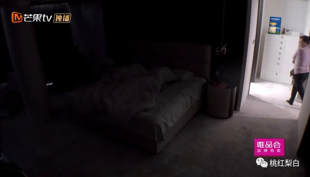喝水都要人伺候的豪门阔太黄圣依，却在婆婆面前卑躬屈膝？