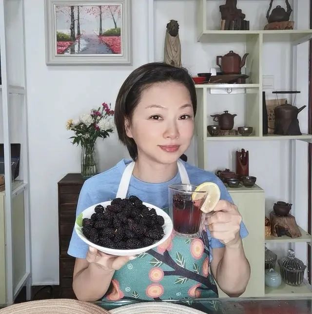 《鹿鼎记》10位主演近况：男三离婚4次，“二老