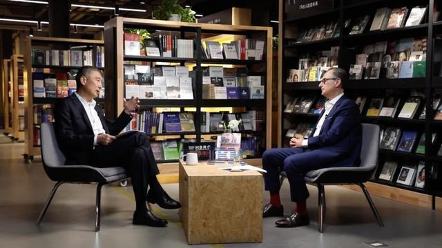 CEO对话：至暗时刻企业的生存与转型