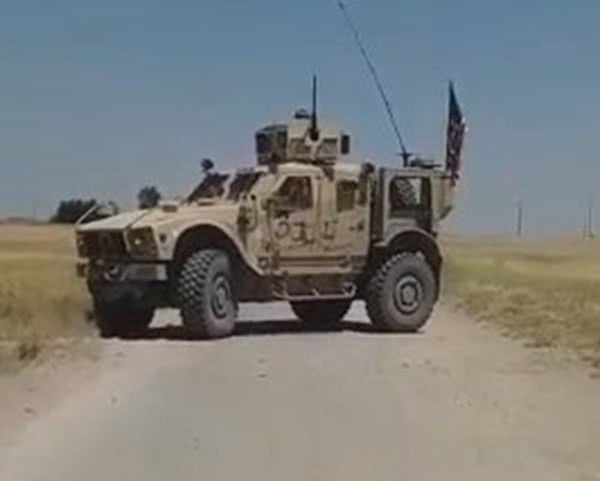 美军不请自来在当地犯下种种恶行，叙利亚人忍