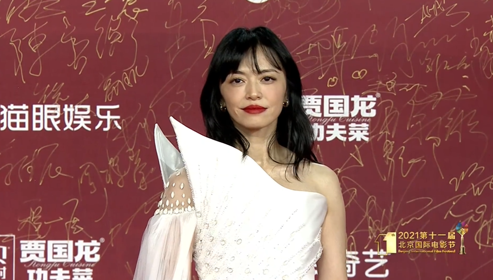 女明星红毯造型千奇百怪，杨颖太俗，梅婷让人
