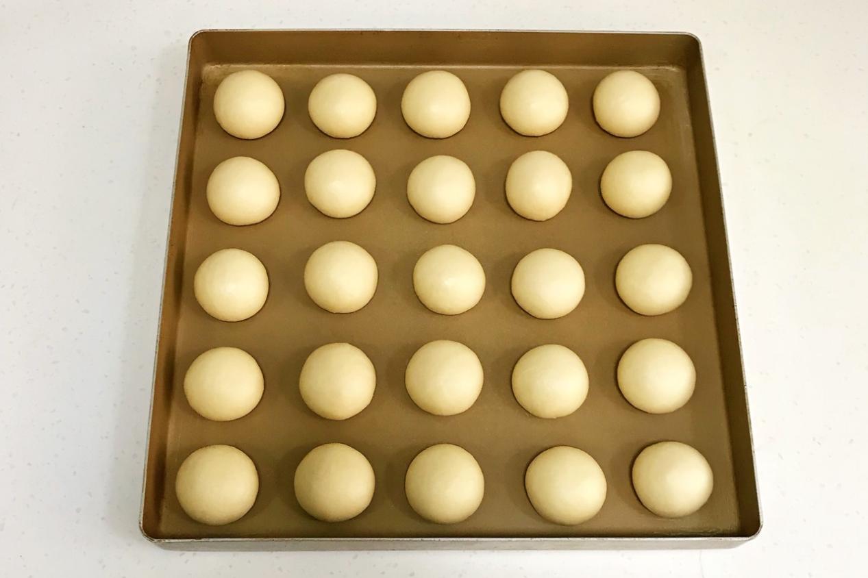 自制奶香面包，做法不难，香甜松软，比买的还好吃