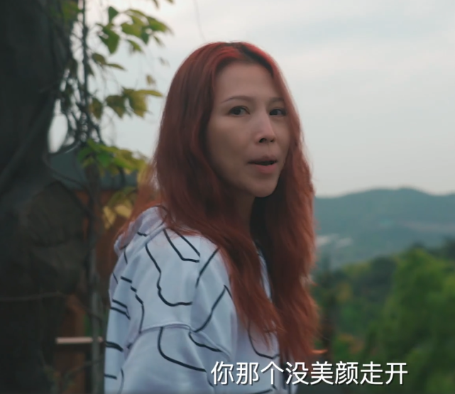 張晉曬一家五口幸福出遊，蔡少芬再現坑娃日常，兒子被嚇到大哭