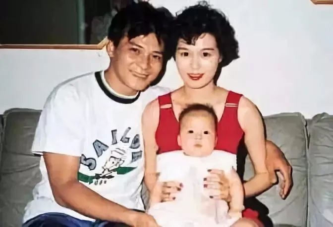 独宠初恋40年后痛失所爱……