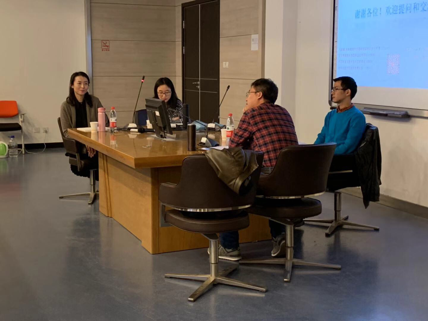 她说"欢迎分数线离人大有些距离的考生报考华东政法大学,这所学校是