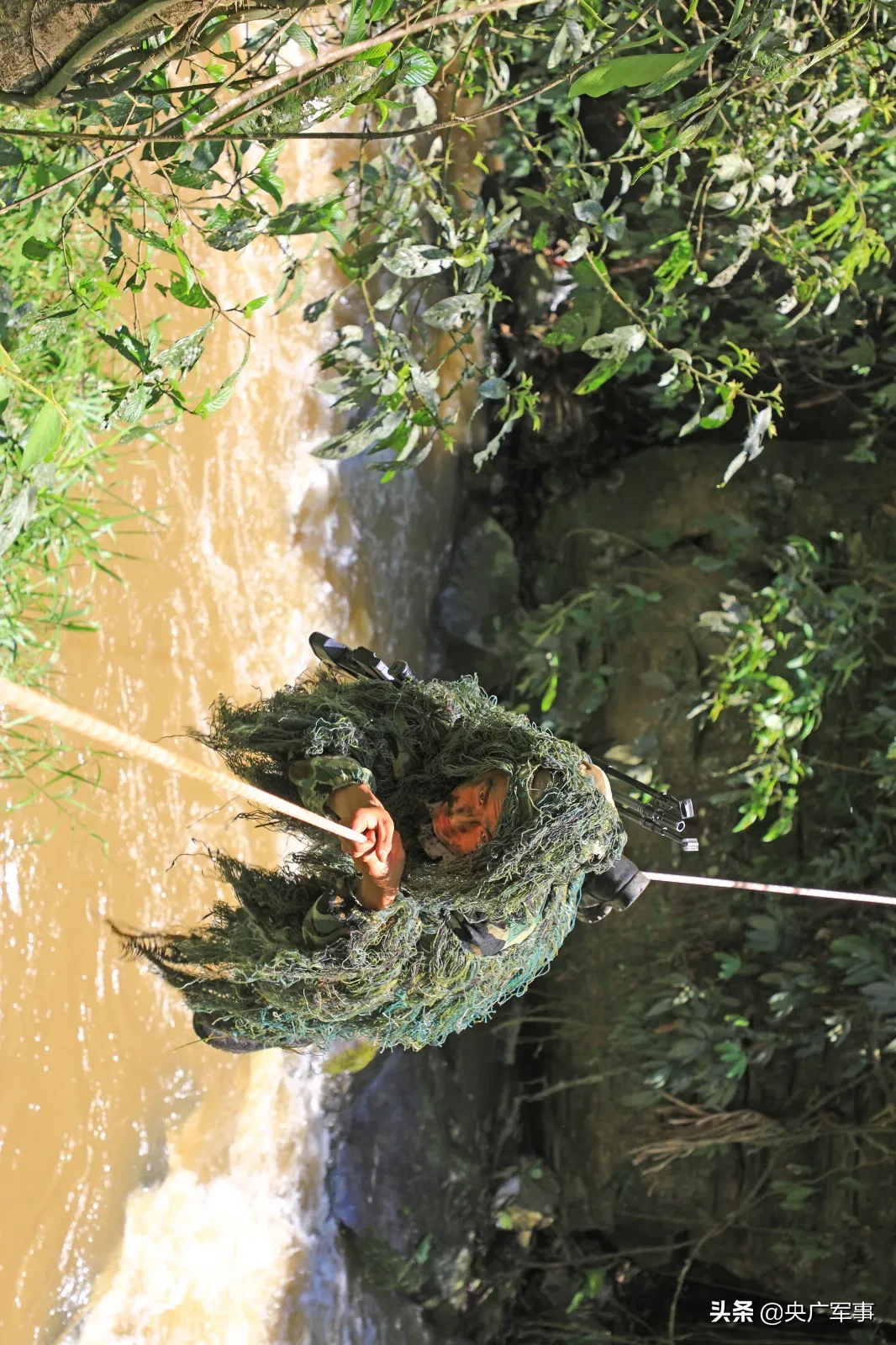 熱帶山岳叢林，偵察兵展開武裝滲透破襲