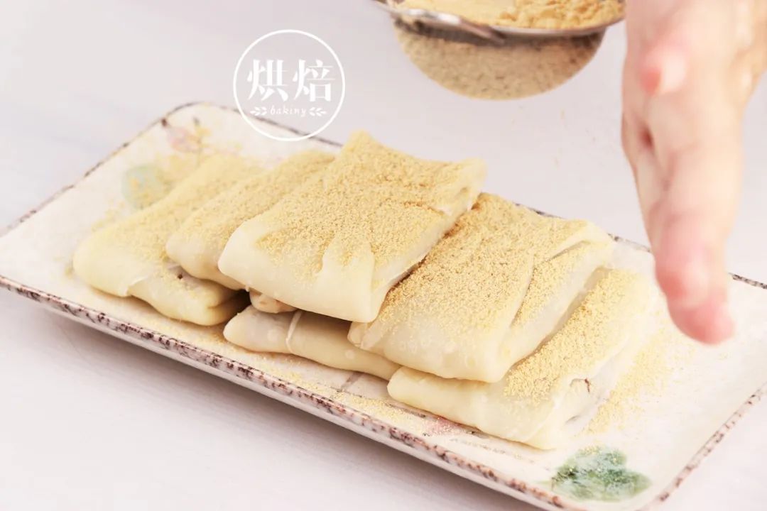 不蒸不烤 糯米糊一煎一包 三分钟一块 撒黄豆粉 香糯绵软 巨好吃