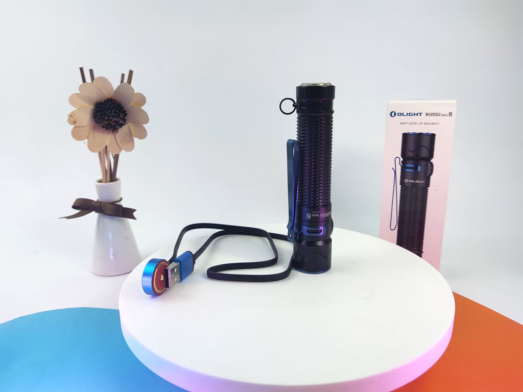 双按键EDC战术手电 方便快捷为你照亮整个世界