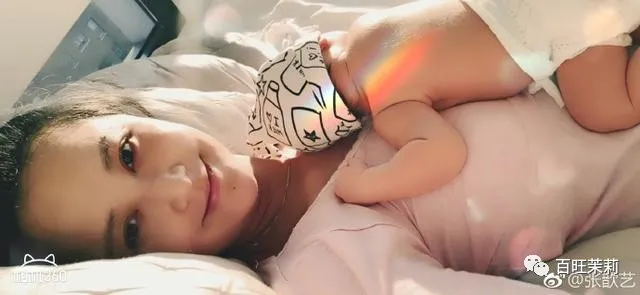 女明星怀孕终于不用比腰细了