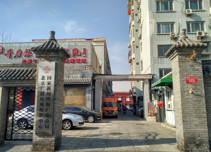 身为李连杰的女儿，李思姐妹没受到“星二代”的待遇，该怪谁呢？