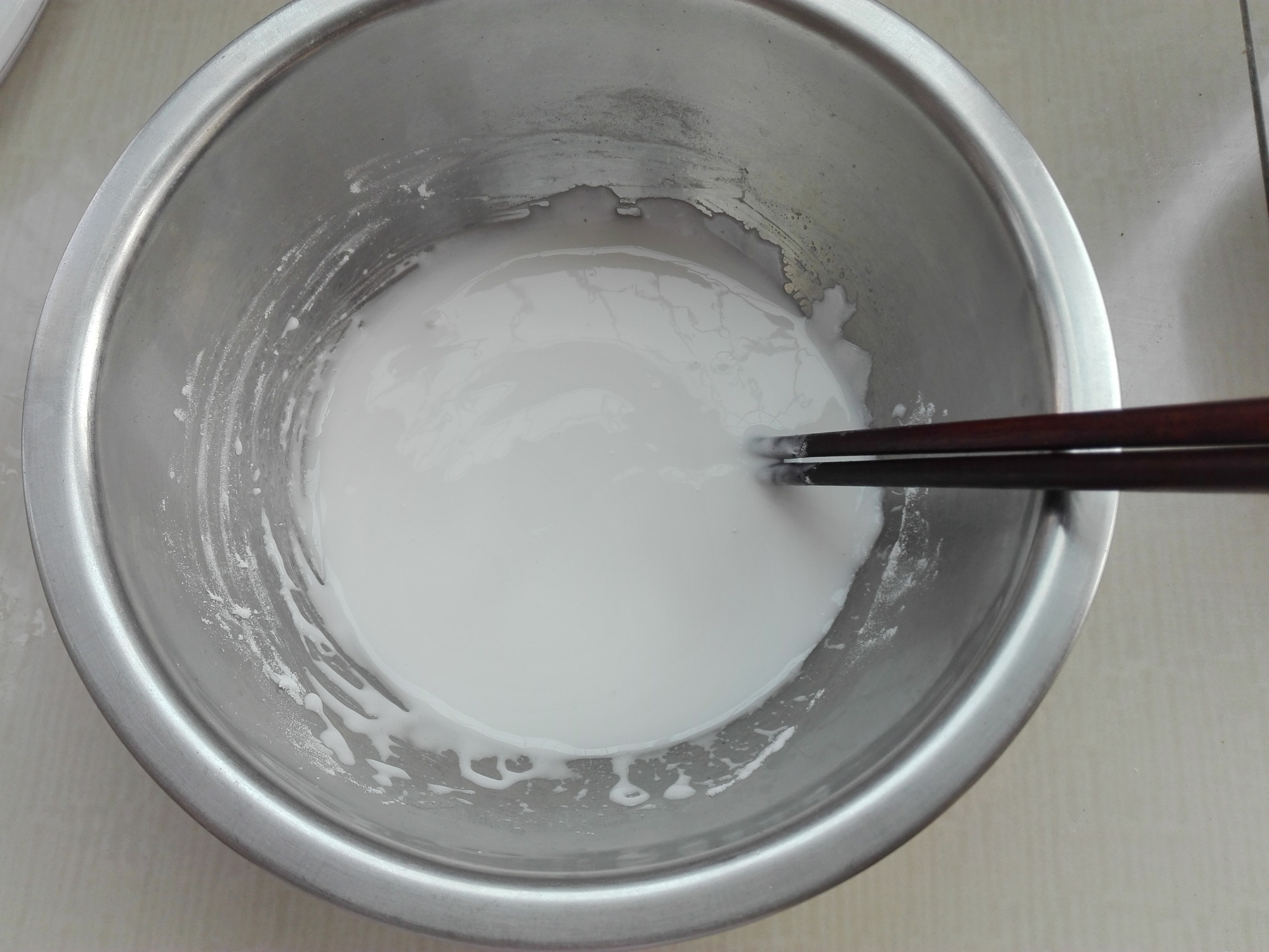 天热我家常做这个吃，一拌一蒸，软糯冰甜，好吃又省事，顺利过夏