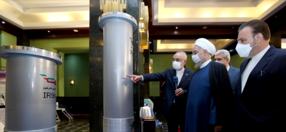 伊朗强力报复：不惧美航母逼近，导弹袭击以色