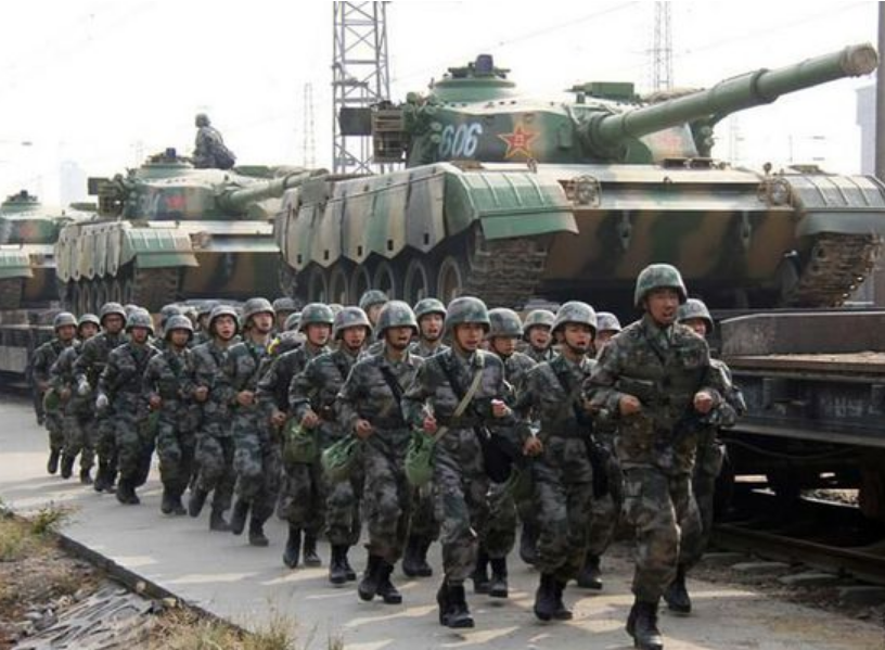 美军叫嚣：让中国承担不起动武的代价！美国低估了解放军实力？