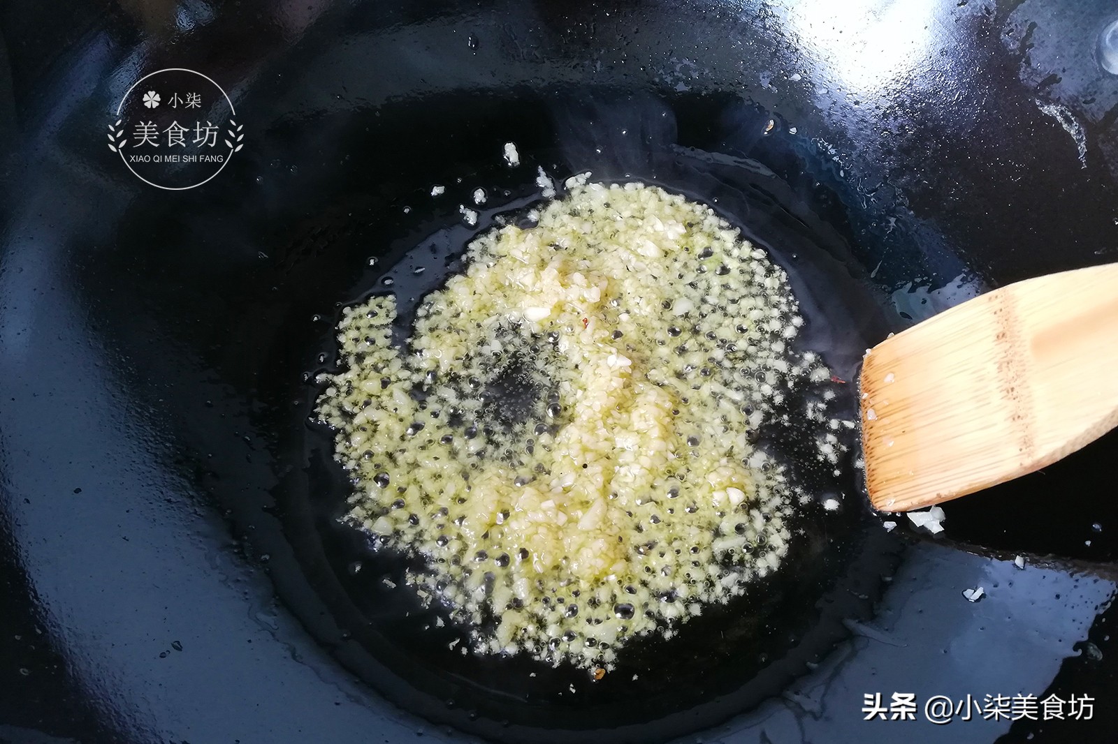 图片[8]-茄子别再油炸了 教你一个新吃法 一切一烙 外焦里软 比肉还香-起舞食谱网