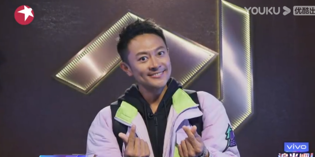 “单脚肉丝”爆梗 承包搞笑源泉的山寨“浪姐”综艺《追光吧哥哥》