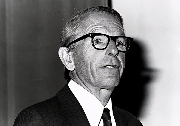 英國最牛啃老族：我家有錢，有船，還有兩座諾貝爾獎