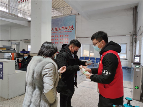 吉林云飞医药公司：为出行旅客义务消杀守护健康