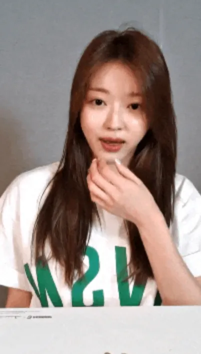 YooA 回应对自己的整形争议;防弹不出演打歌也包揽一位?