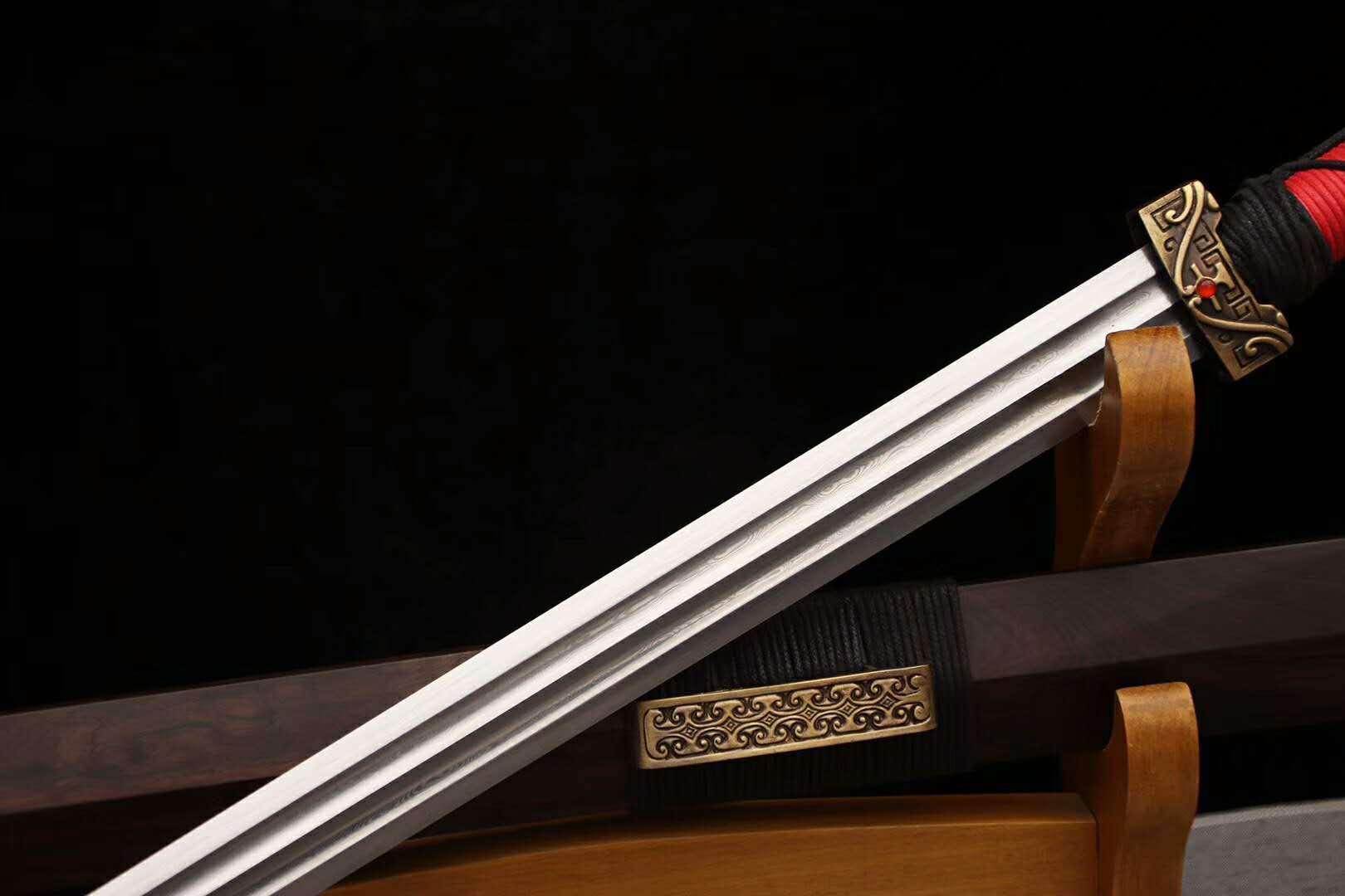 用打造航母甲板的鋼材做把刀，這刀能夠削鐵如泥嗎？