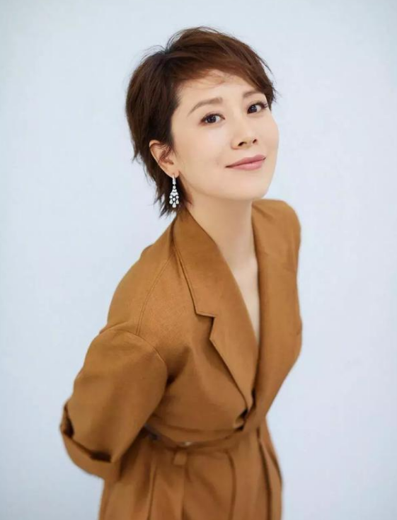“國民媳婦”海清：出身名門，隱瞞富豪丈夫12年，兒子成她驕傲