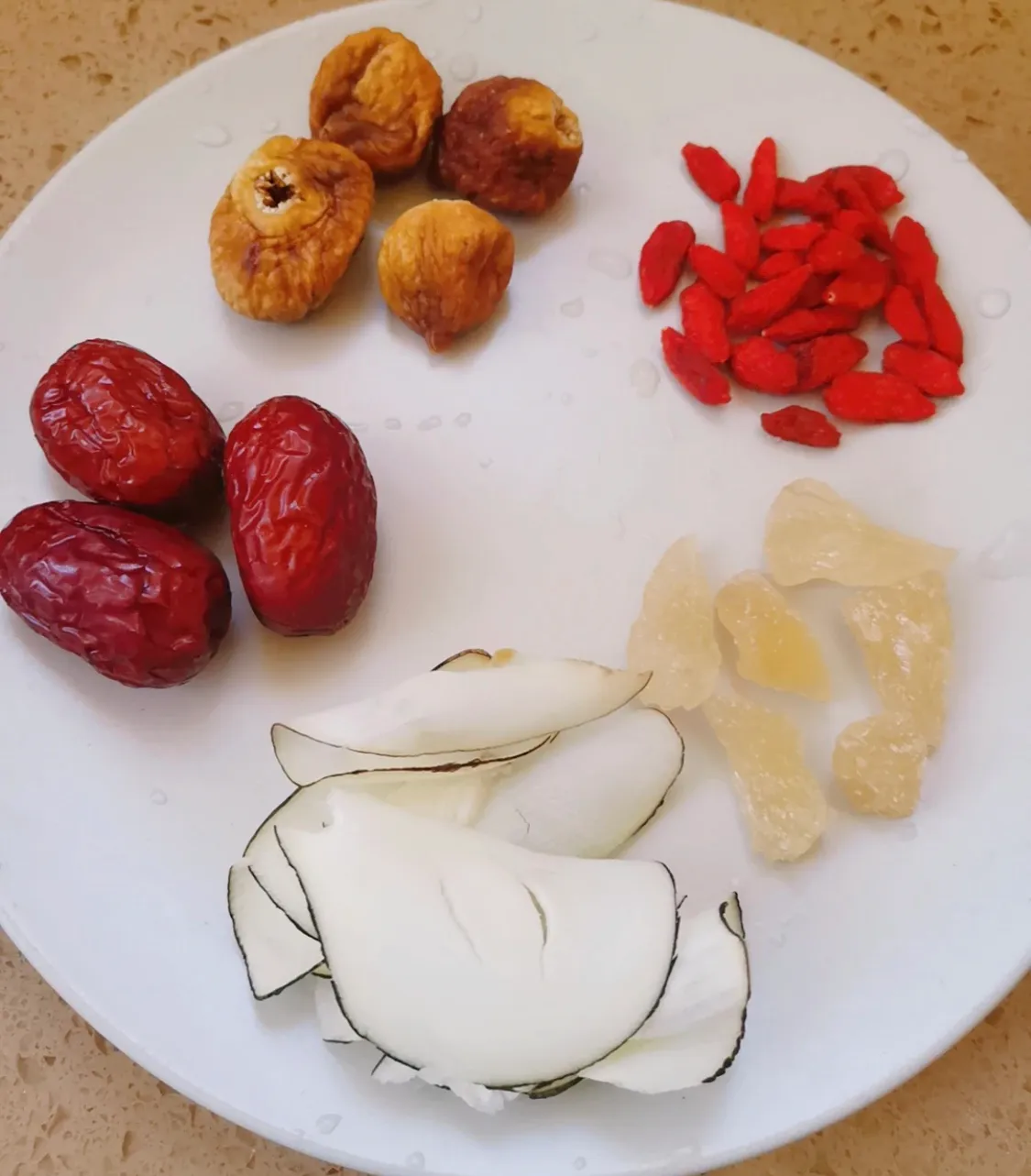 适合秋季喝的银耳梨汤 美食做法 第2张 适合秋季喝的银耳梨汤 美食做法 第2张