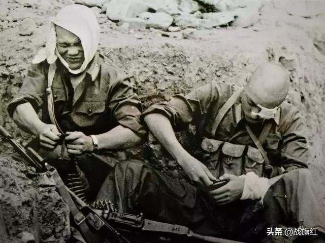 越军溃逃烧一堆火，这是干什么？新兵反应过来
