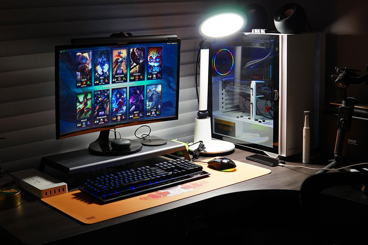 手感和灯效一流，达尔优A970游戏鼠标实战分享