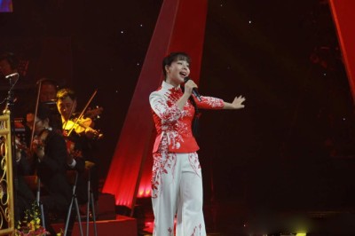 国家一级演员：因买不起房，回到农村种田，现在放羊带娃是日常