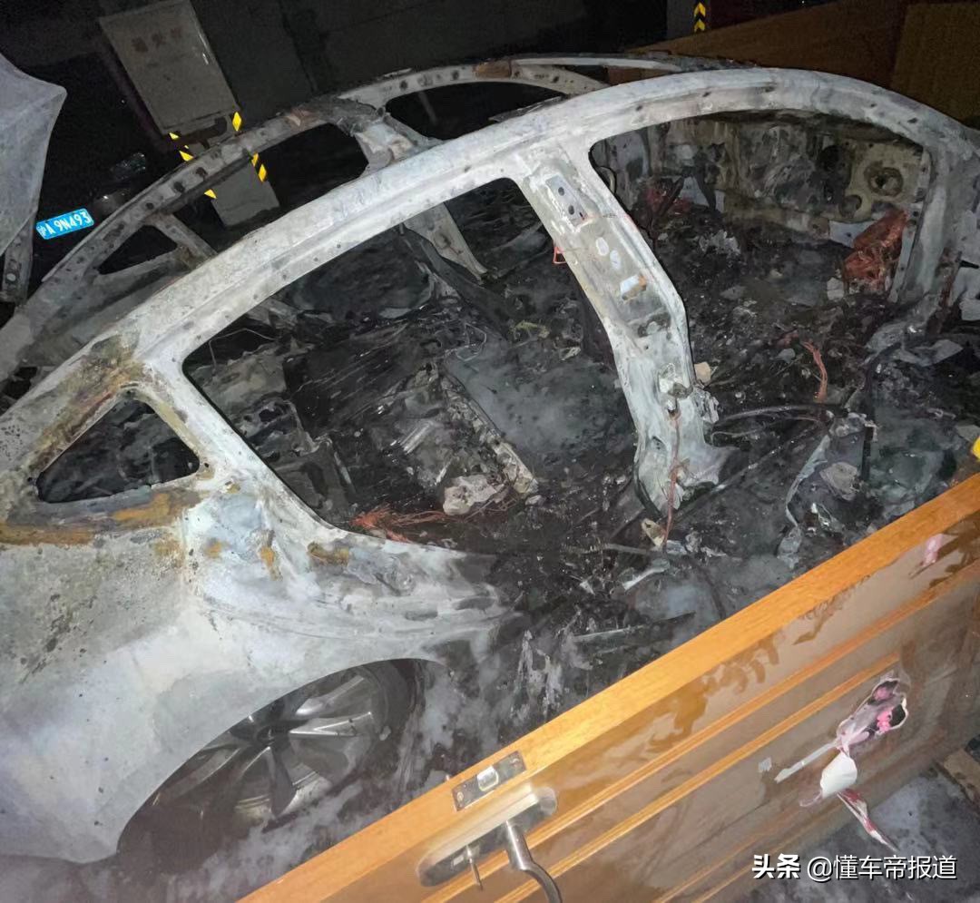 后续｜特斯拉回应“上海Model 3爆炸”：或为车底碰撞所致