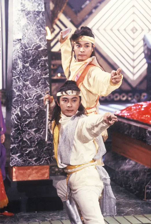 30年前的港剧《日月神剑》,虽然特效技术渣,美女却都是高颜值