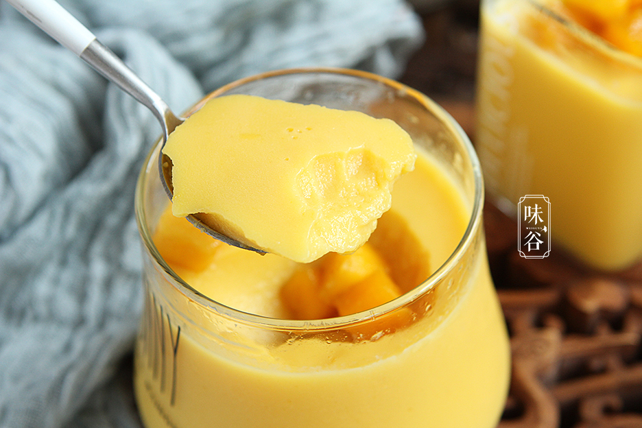 夏天就饞這解暑甜品，冰涼清爽，香甜滑嫩，比外面的果凍還好吃
