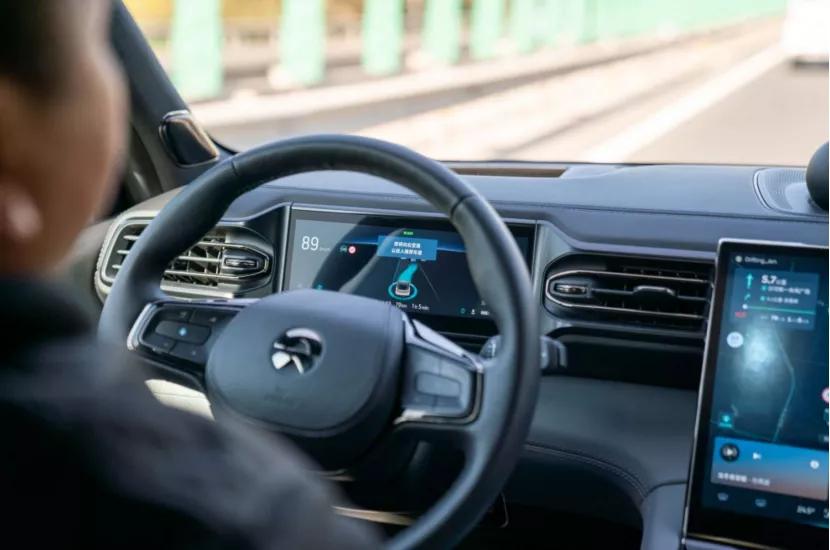 奔驰EQC、宝马iX3？三四十万的蔚来EC6凭自动驾驶就赢了