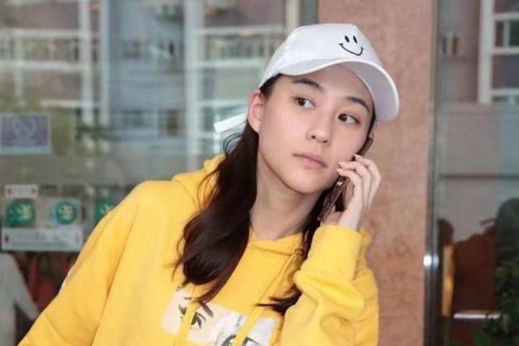 98岁赌王被曝病危！何超莲等人齐聚医院探视后，