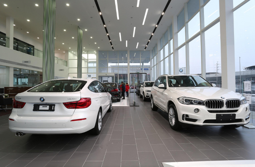 狼狈退市破产重组，2020年车市“比惨大会”，少