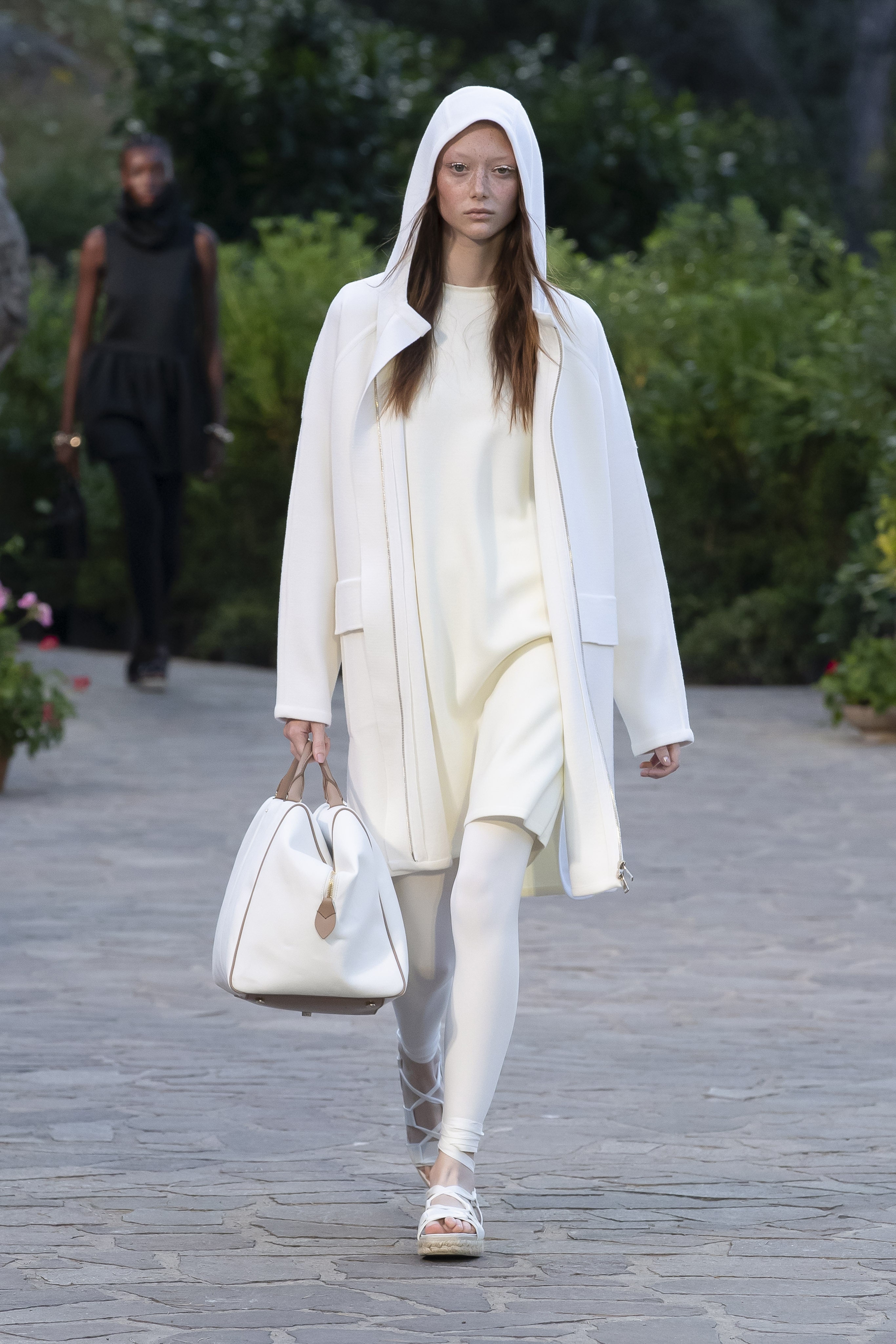 Max Mara2022度假系女裝，簡約大氣的融合